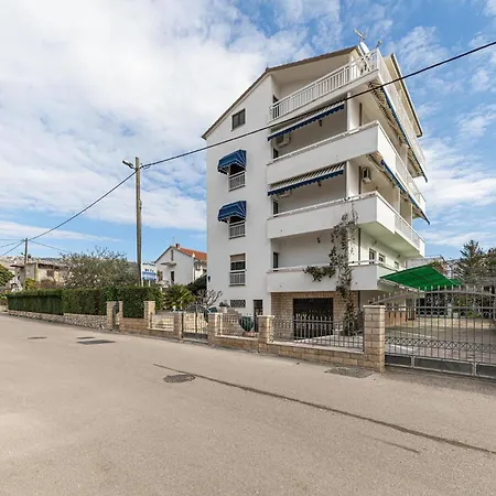 Appartement Lovely In Kastel Stafilic