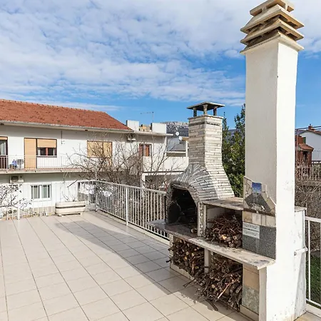 Appartement Lovely In Kastel Stafilic *